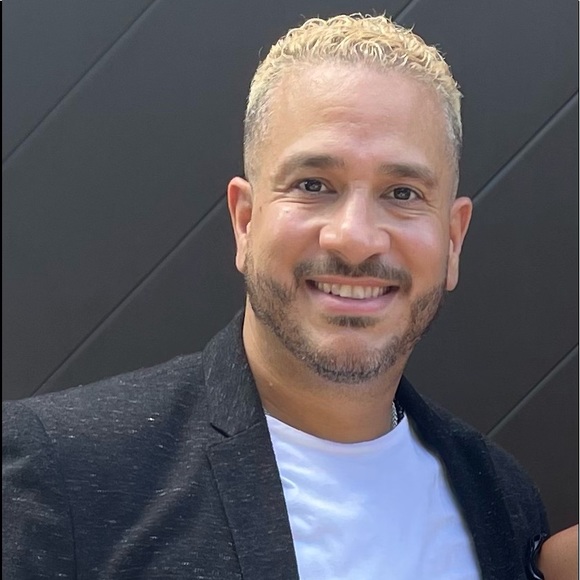 Meet your Posher, Ortiz - Picture 2 of 2